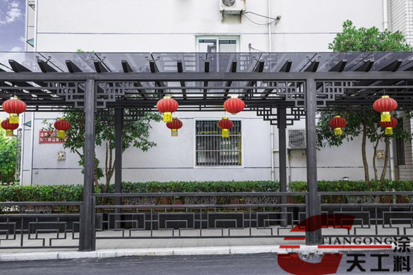 <strong>涼亭木紋漆比實(shí)木好在哪里？</strong>